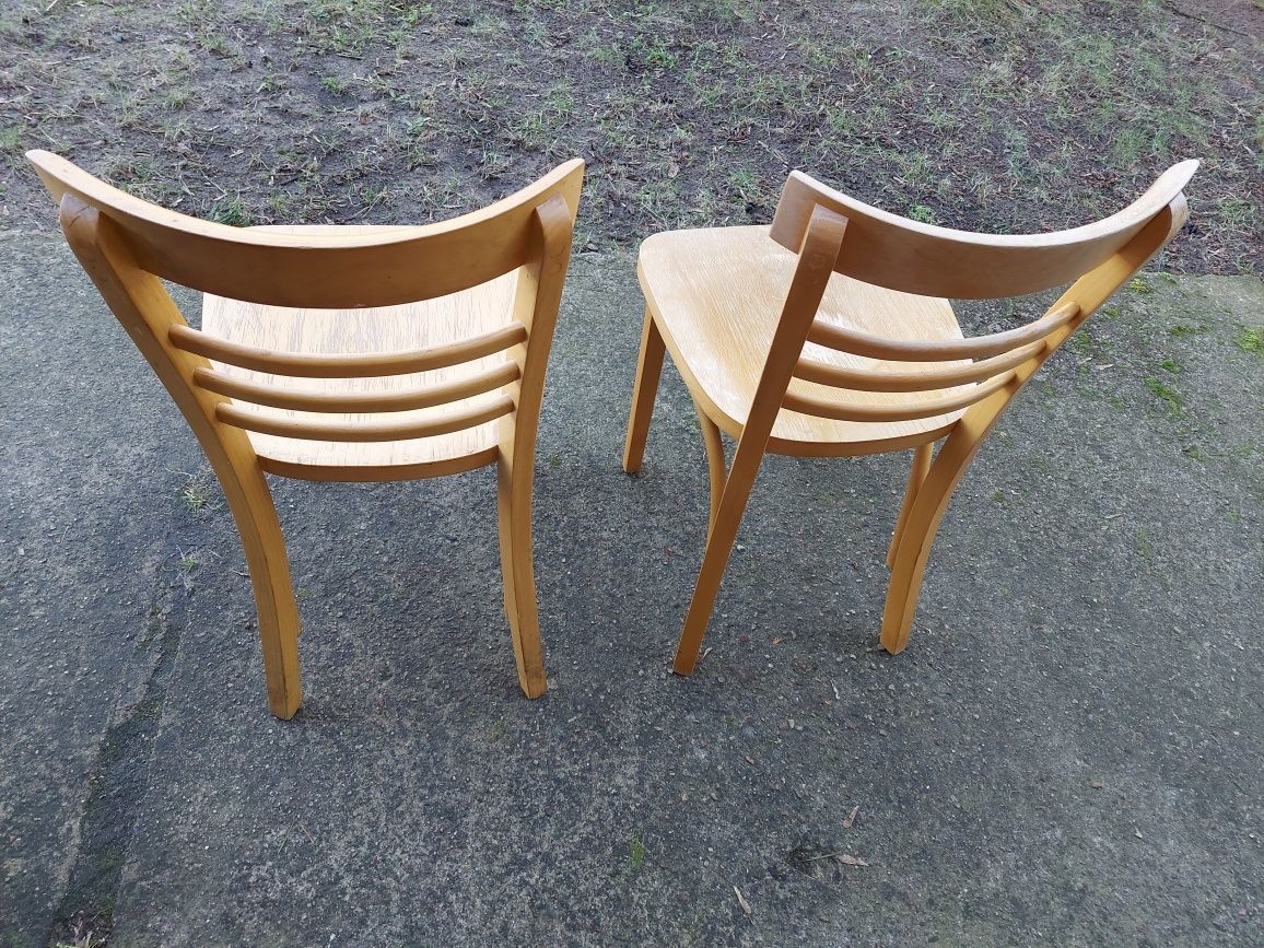 Dwa krzesła FMG z Jasienicy Jafameg