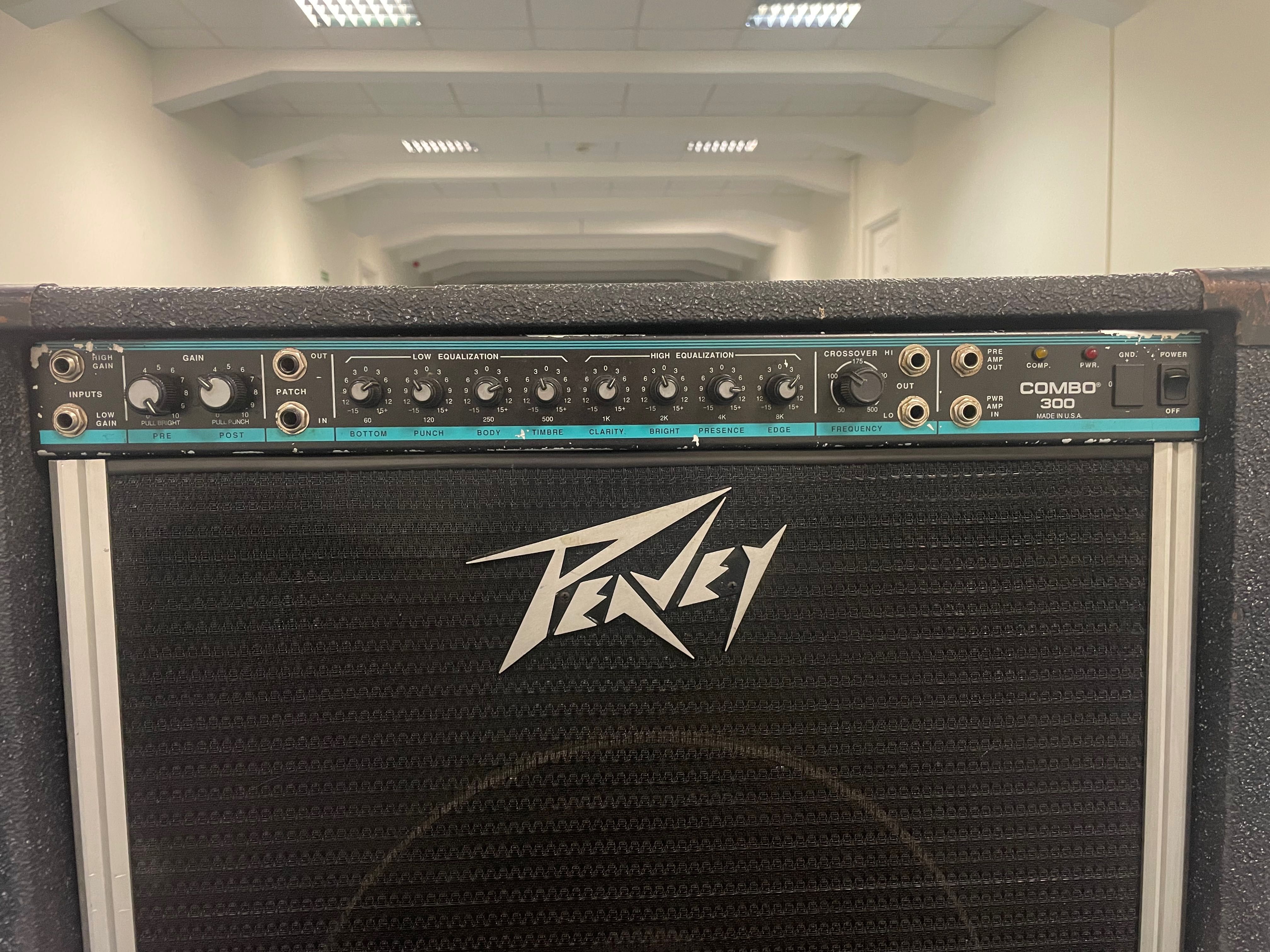 Combo basowe PEAVEY 300