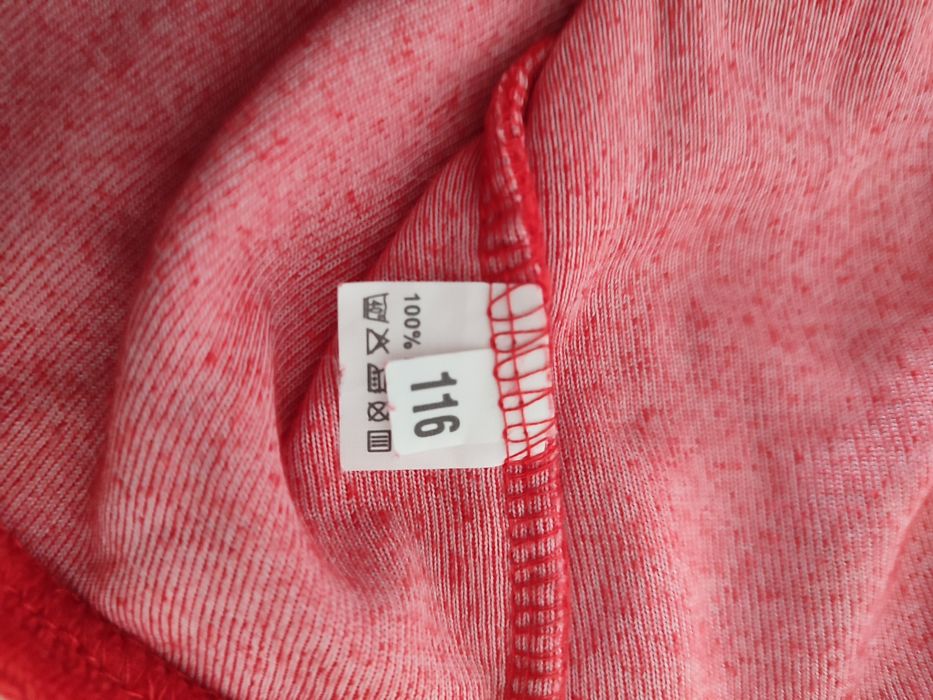 Elegancka Welurowa czerwona sukienka 116