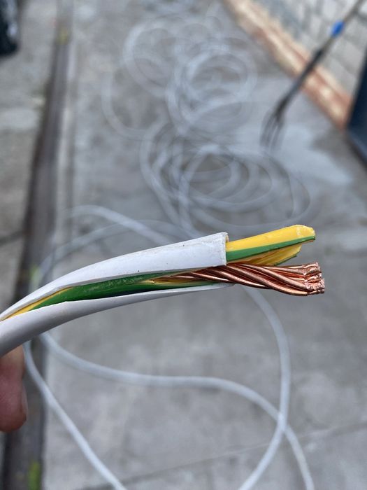 Провід/кабєль.