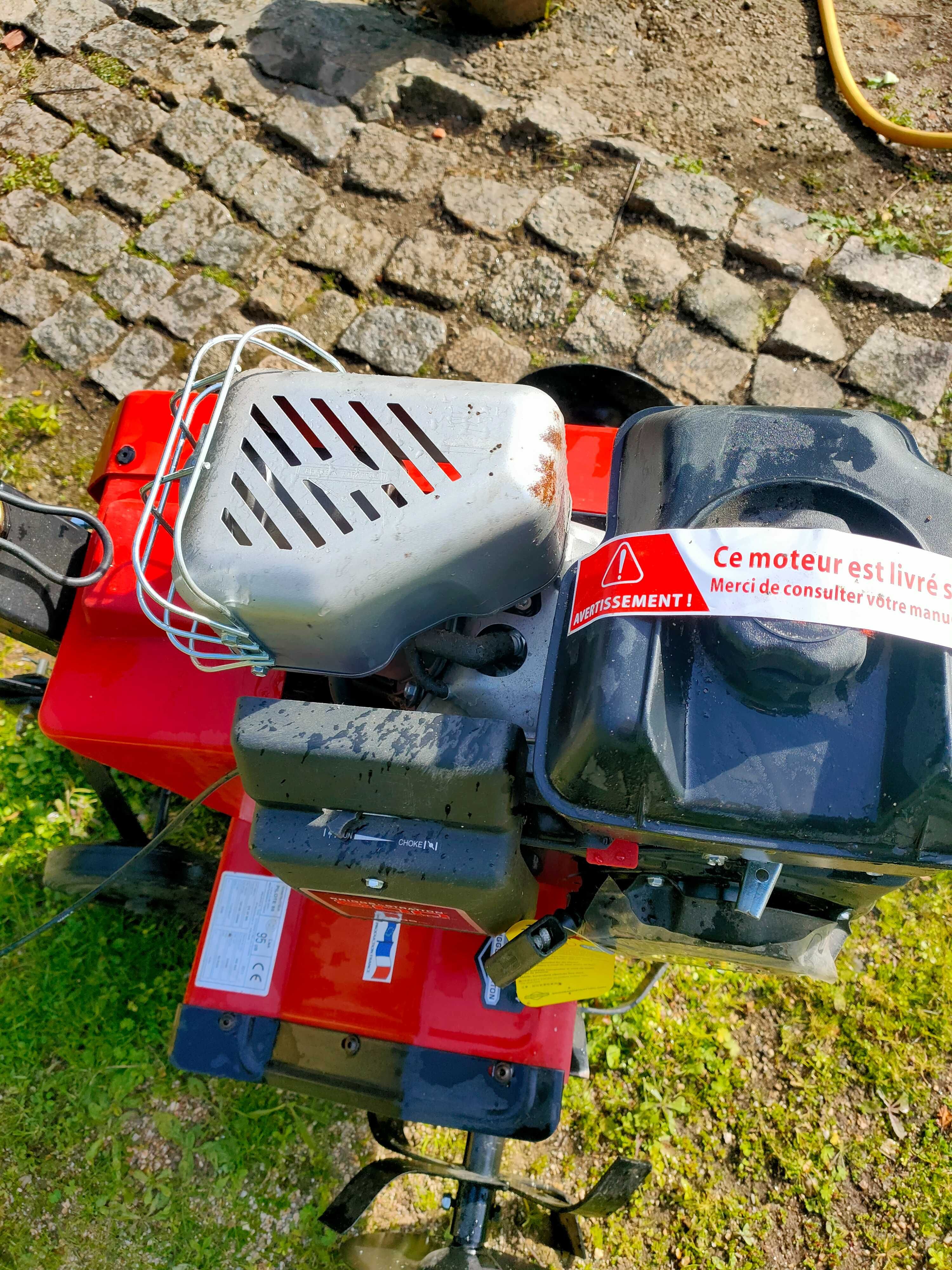Motoenxada/Motocultivador Nova 8CV