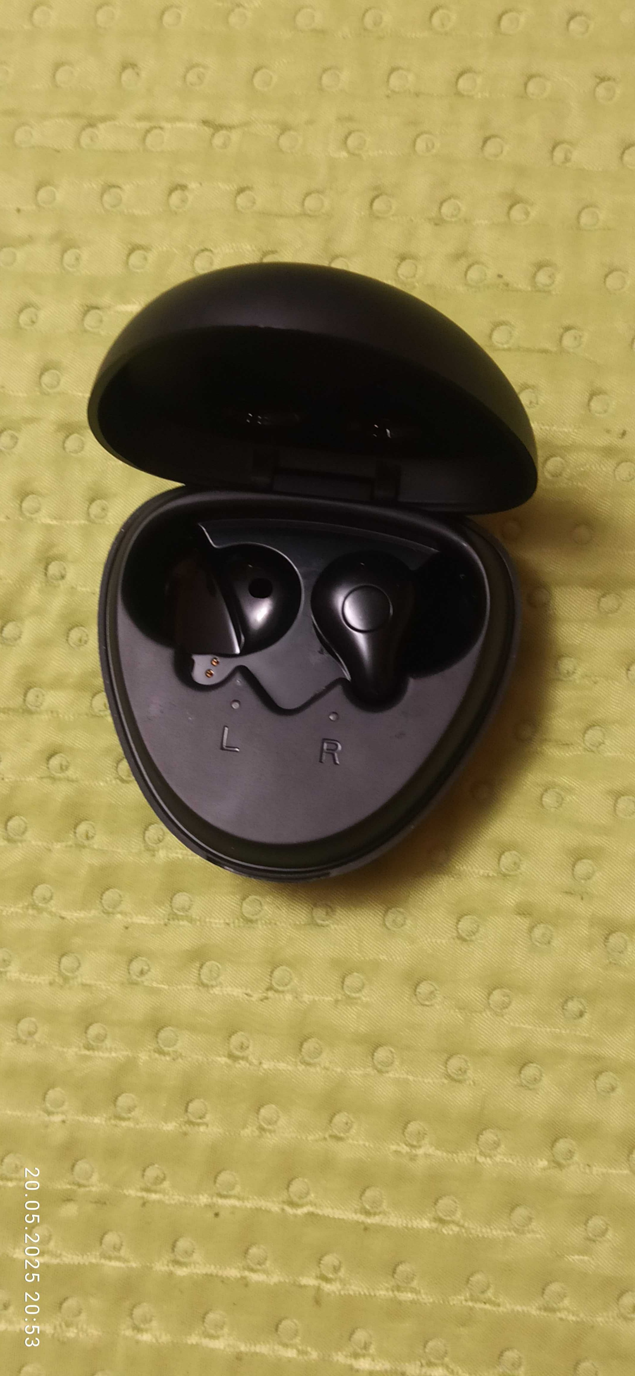 Aparat słuchowy z Bluetooth na prawe ucho nowy, nieużywany