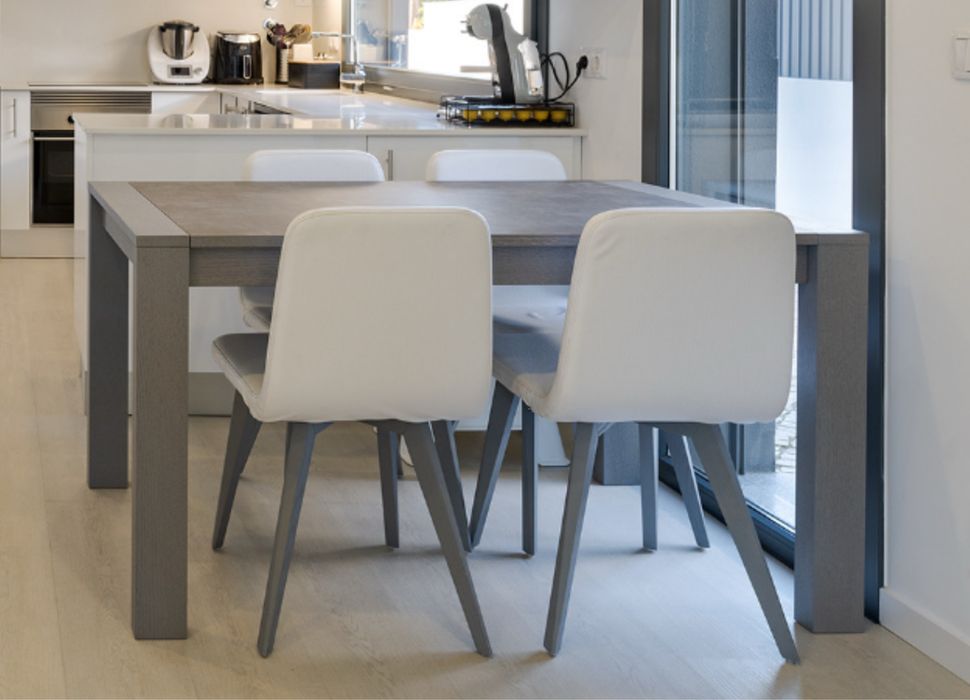 Mesa extensível com 4 cadeiras