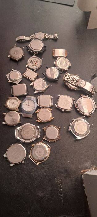 Zestaw zegarków 24 szt.