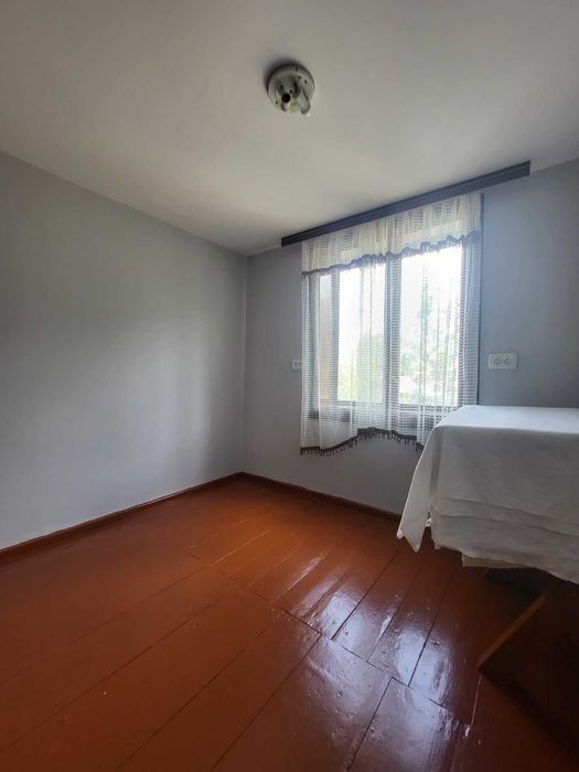 Продаж гарного будинку з земельною ділянкою в центрі Яремче!