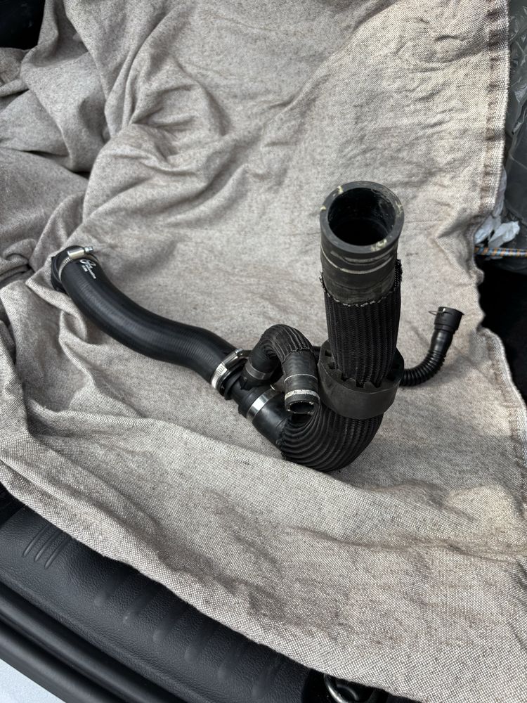 Продам патрубок радиатора для JEEP Compas