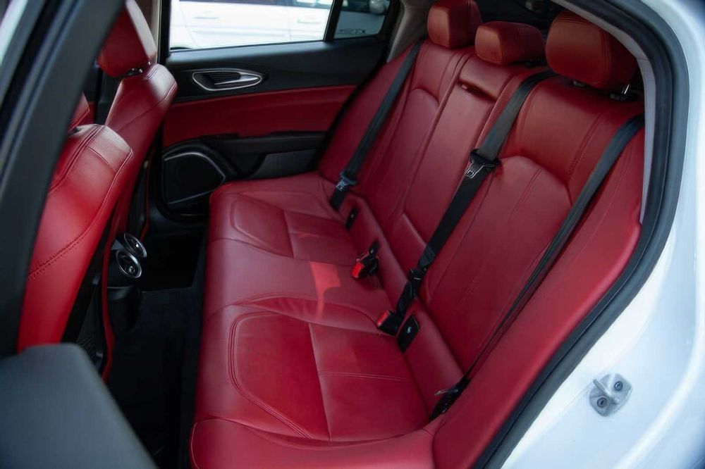 Alfa Romeo Giulia      2020