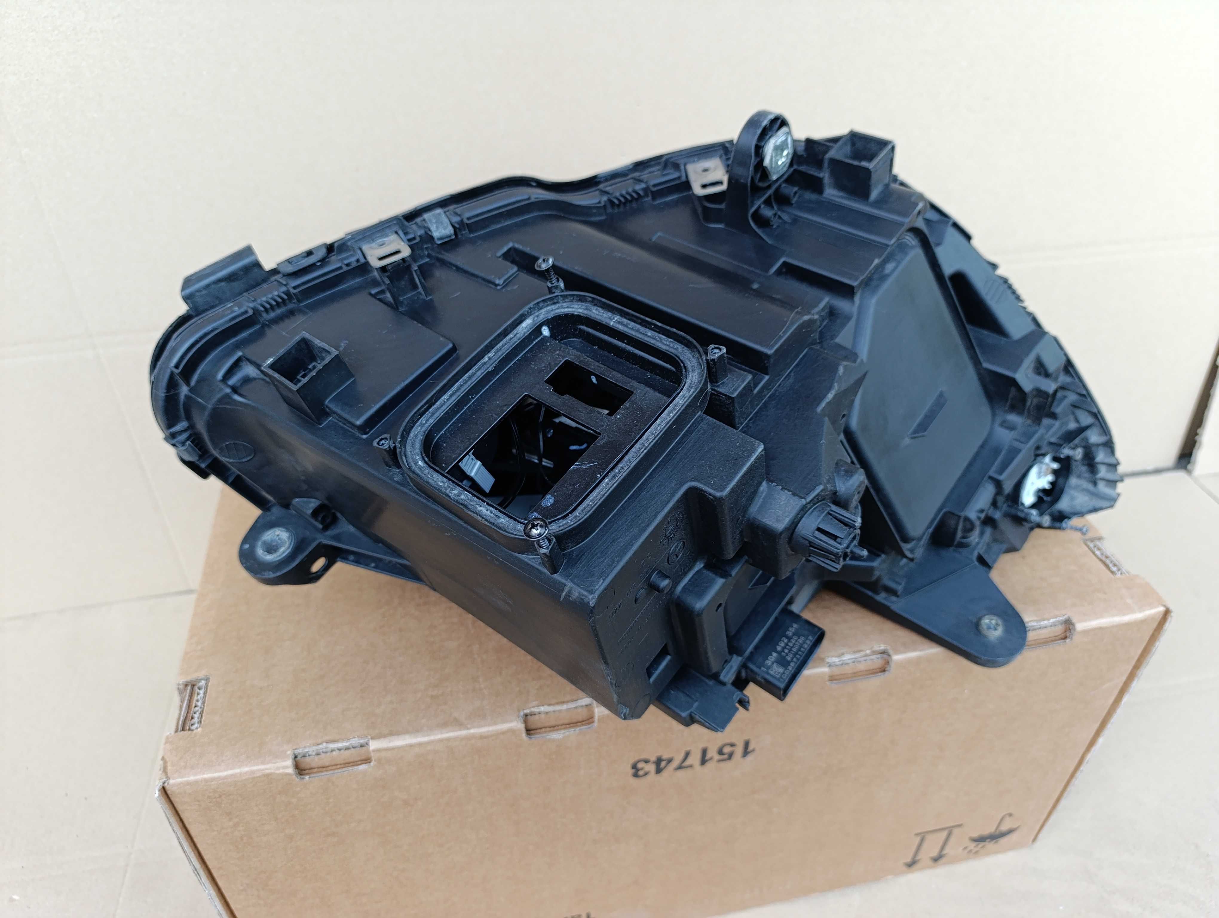 MERCEDES W205 W 205 lampa lewa przód przednia reflektor 205.906.3703