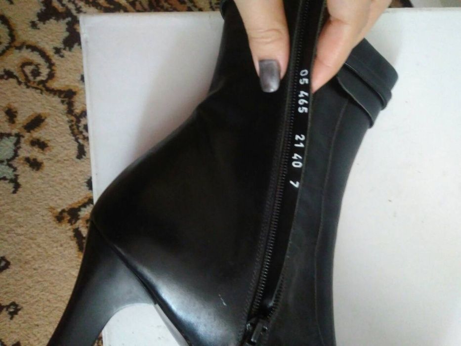 Итальянские кожаные ботинки 40 , 39 размер
