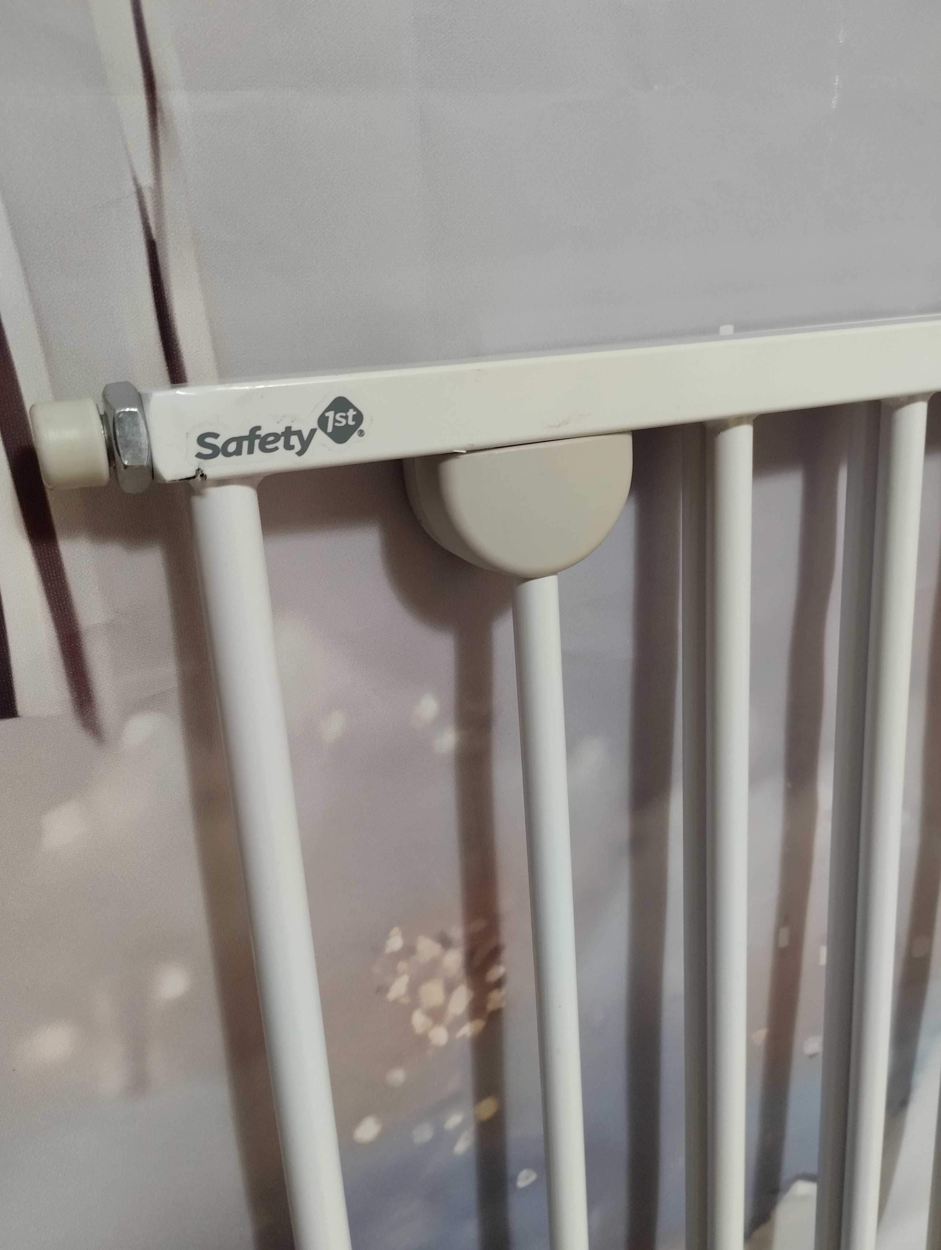 Bramka ochronna na drzwi schody Safety 1st Wall  przykręcana 62-102 cm