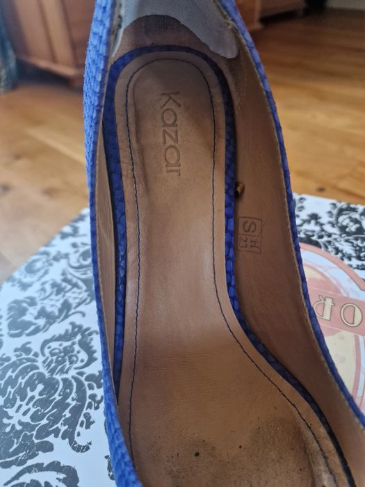 Cudowne szpilki Kazar