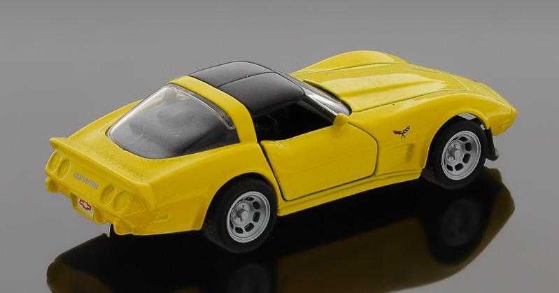 Miniatura carro Maisto com mecanismo fricção como novos