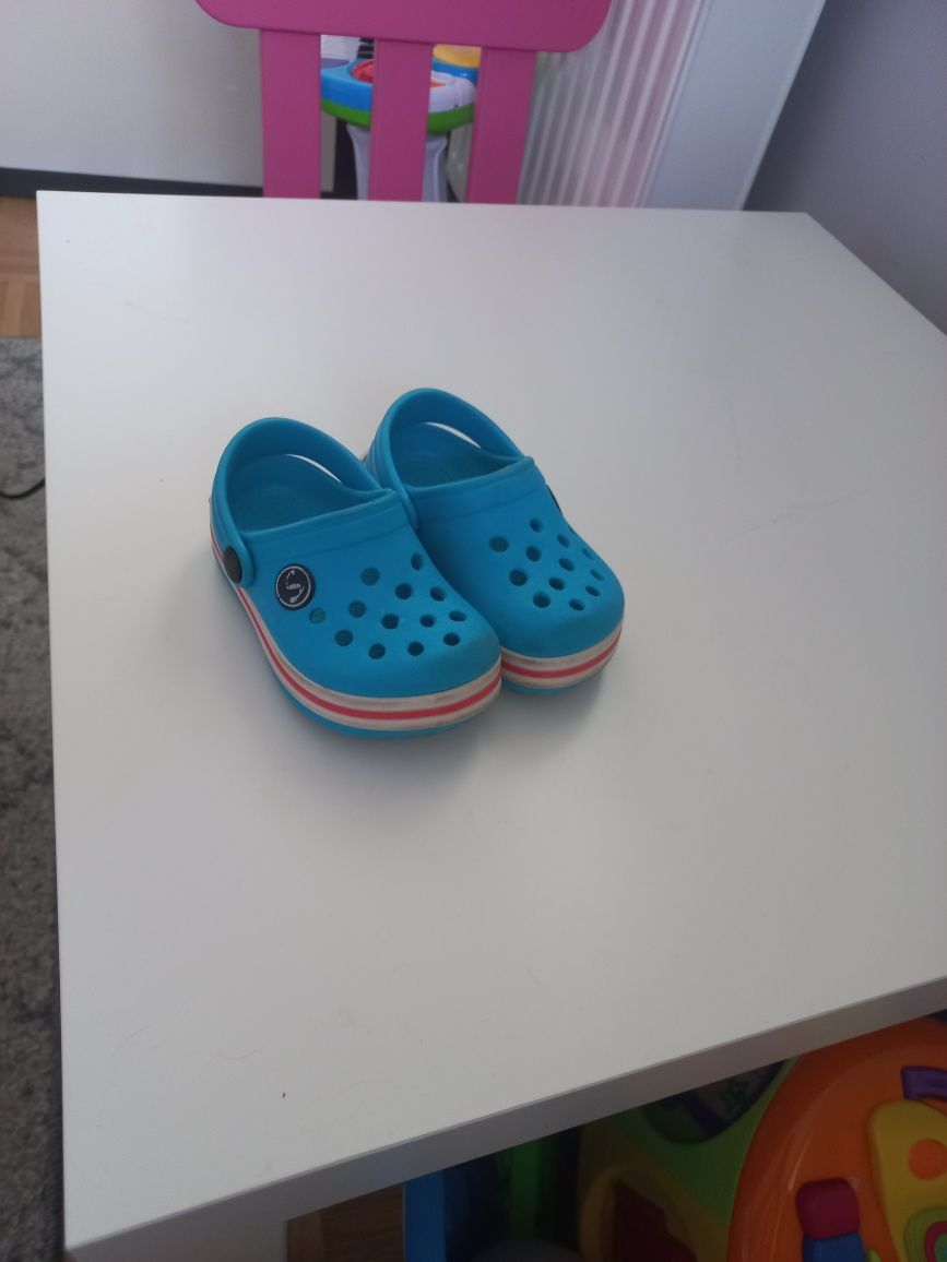 Crocs, sandały r. 20