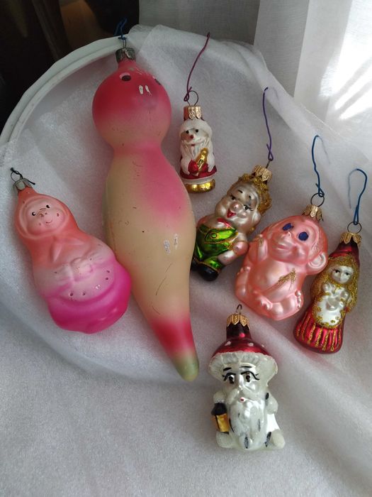 Новогодние елочные игрушки