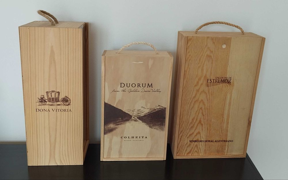 Caixas de madeira e folha para arrumação ou decoração