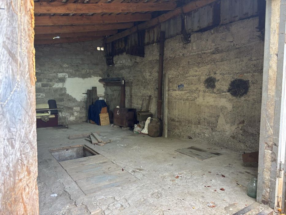 Продам гараж смт Заречное