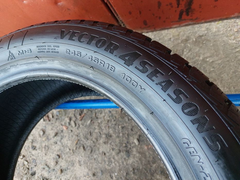 245/45/18 R18 GoodYear Vector4Seasons 2шт ціна за 1шт шини нові