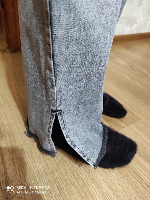 Продам женские джинсы клёш