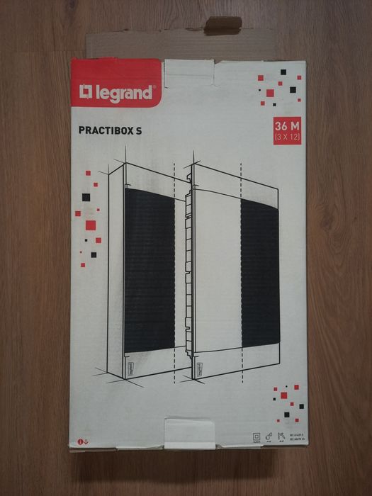 Rozdzielnica podtynkowa Legrand Practibox S 3x12