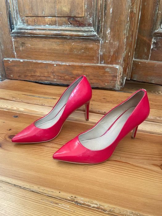 Guess czerwone szpilki szpic 37