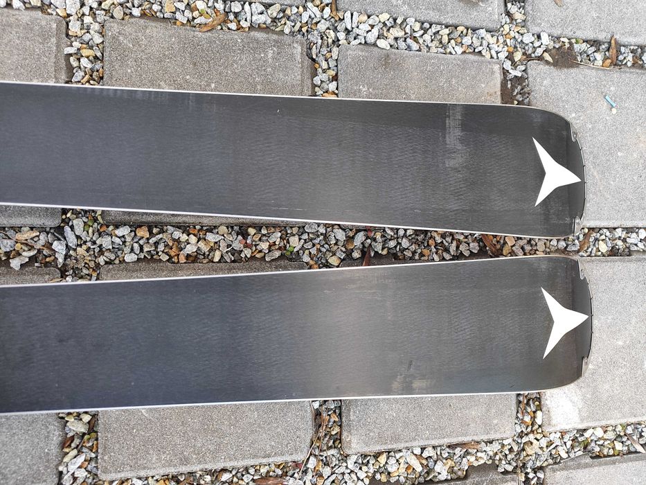 ATOMIC REDSTER S9 165cm r12,7 sezon 2021