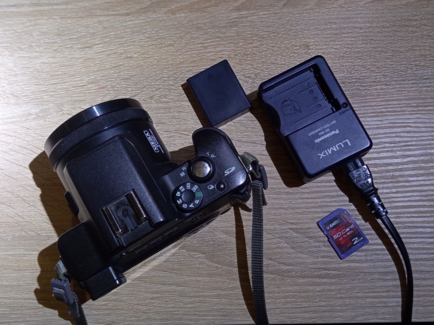 Камера Panasonic Lumix DMC FZ20