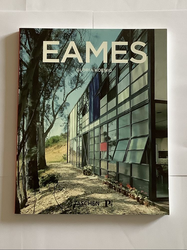 Eames - Gloria Koenig (Público)