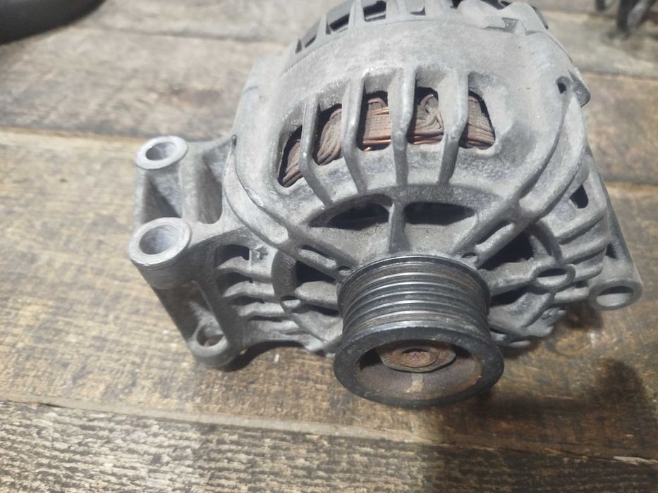 Генератор Ford B-Max C-Max Fiesta Focus 3 Mondeo 4 Transit Connect