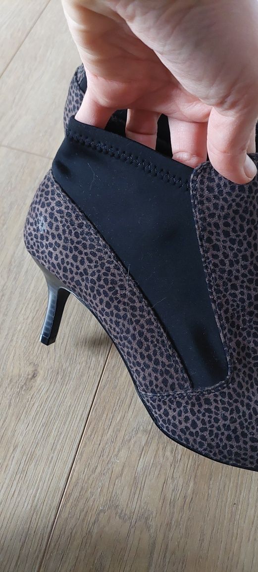 Marks&Spencer r.39 eleganckie botki na małej szpilce