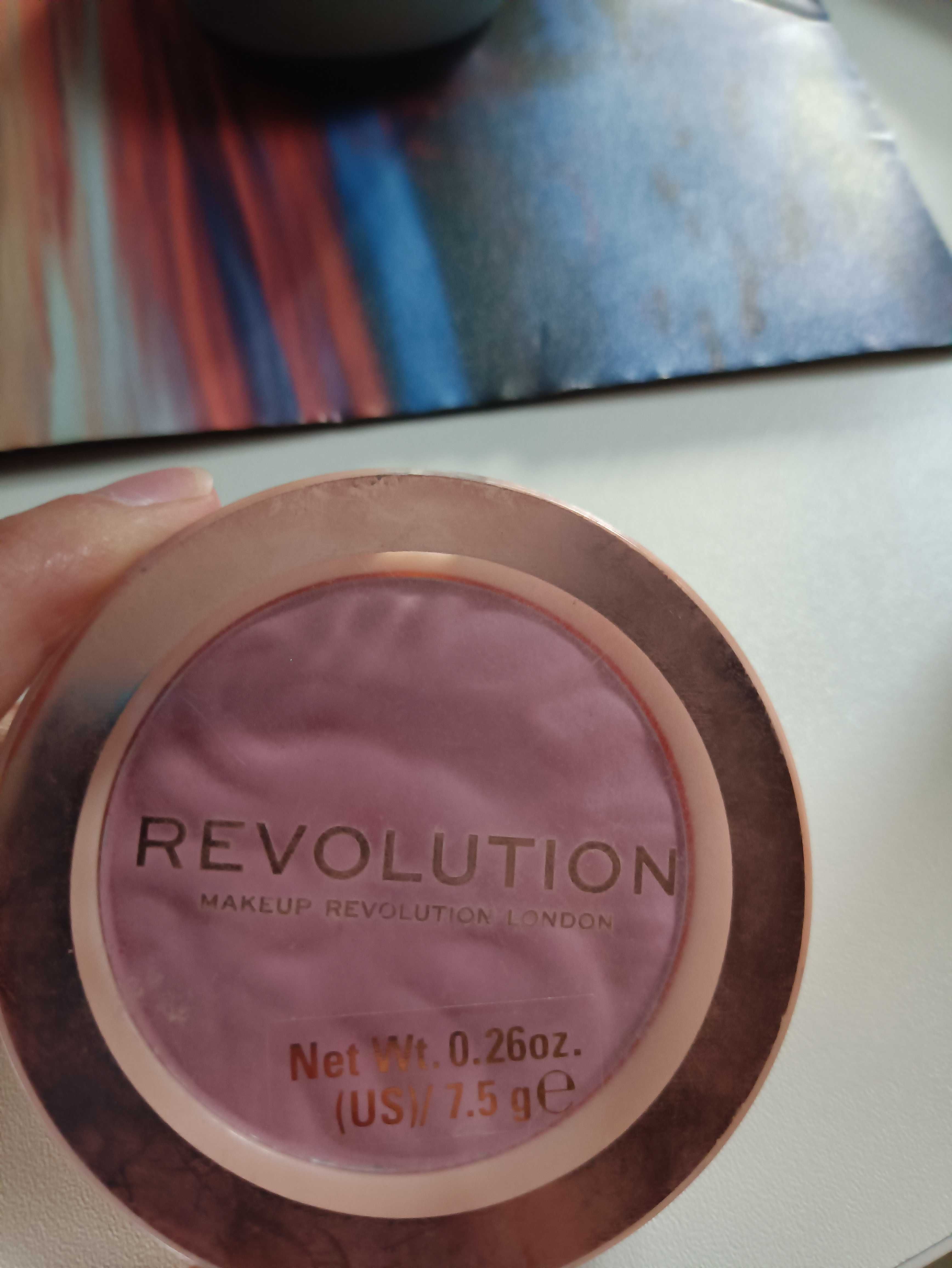 Makeup reovlution róż chłodny violet love