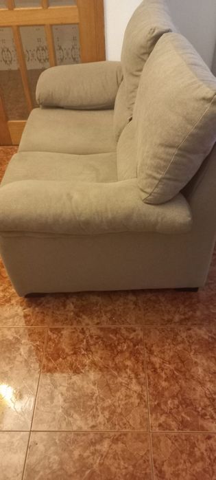Sofá 2 lugares castanho claro
