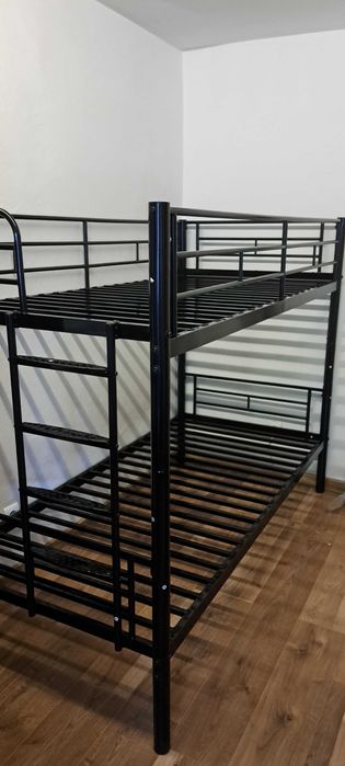 Łóżko piętrowe 3-osobowe 100x200 cm – prawie nowe, super wygodne!