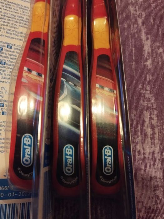 Szczoteczka Oral B Kids 3+ auta dla dzieci 3 sztuki
