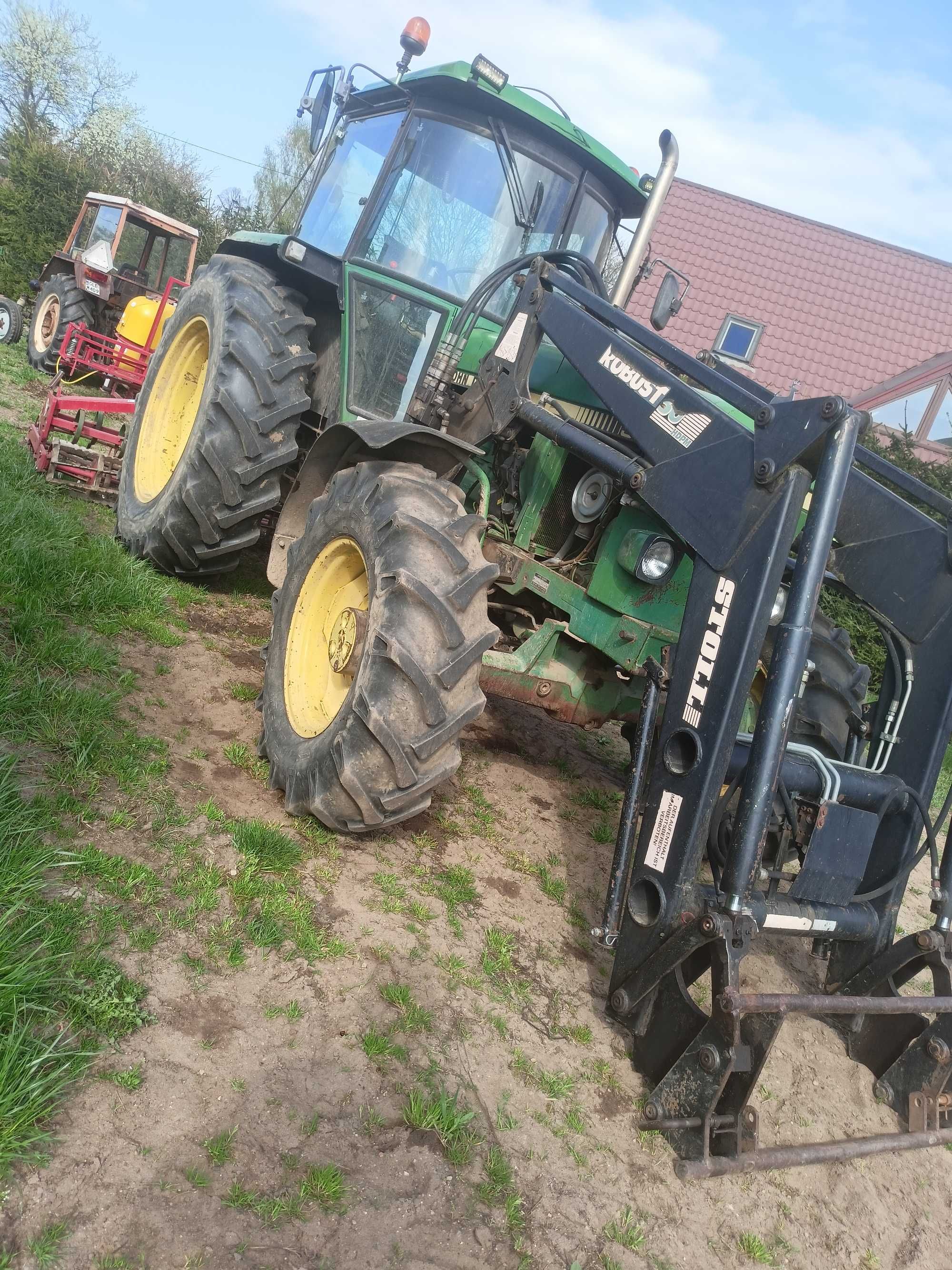 John Deere  3140