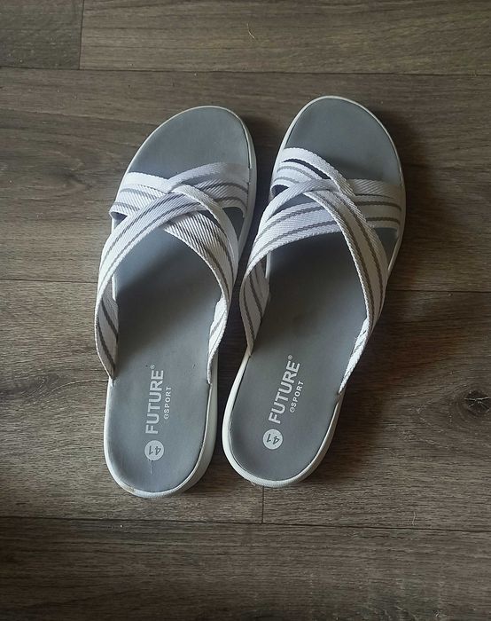Спортивные Шлепанцы  FUTURE  Шльопанці на 41 розмір