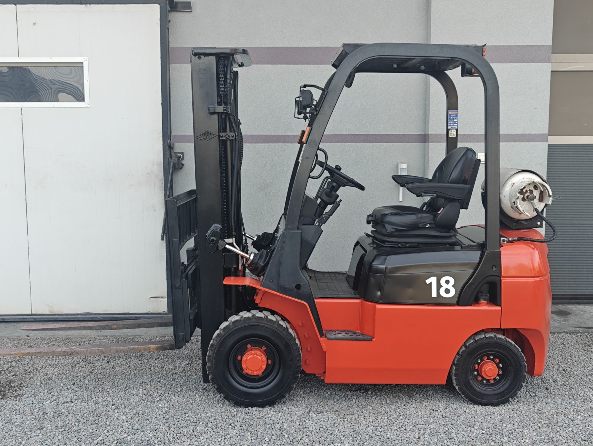 Wózek Hangcha 1.8T Triplex 4.8m Lpg 2017r Przesuw Silnik Nissan