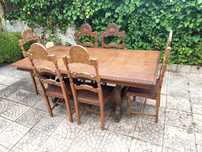 Mesa em madeira trabalhada