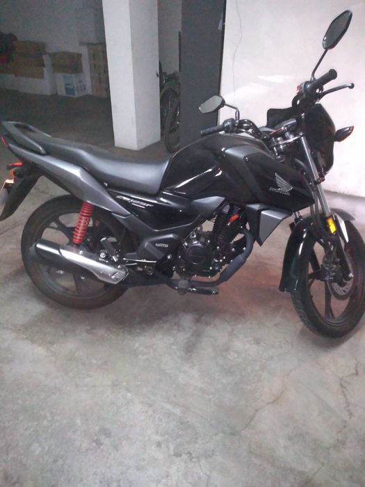 CB125F como nova