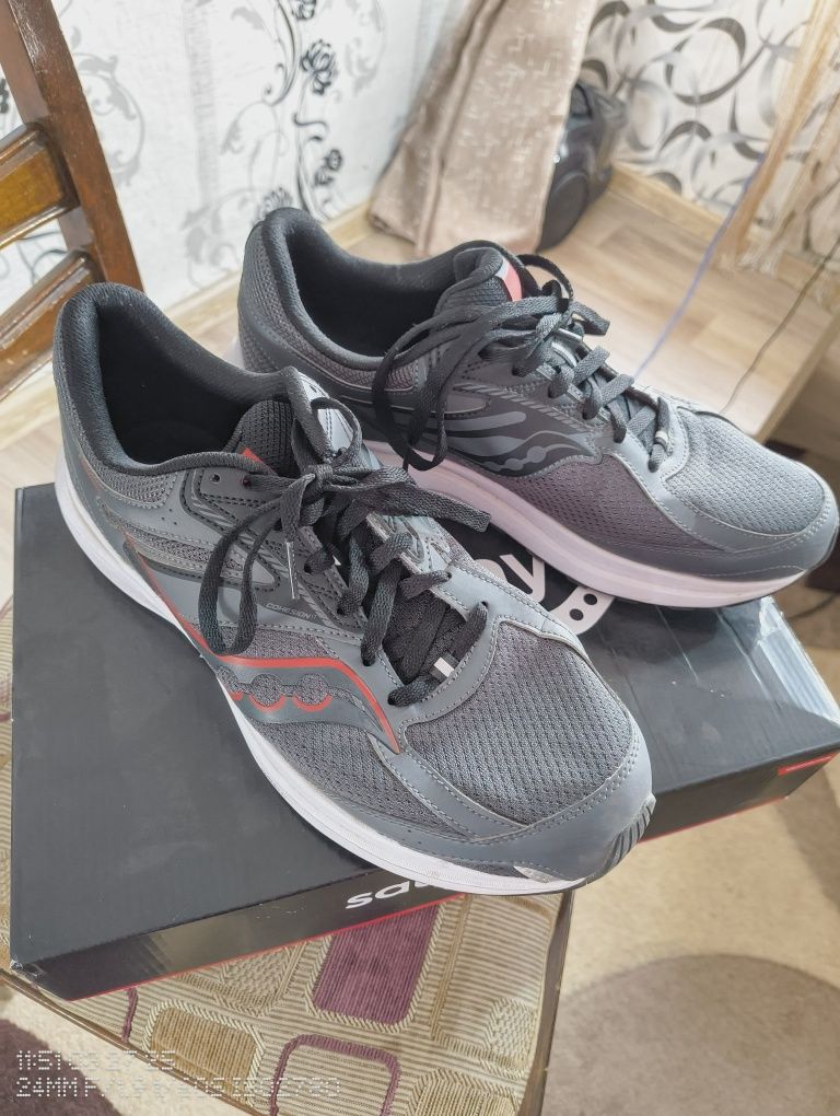 Чоловічі кросівки Saucony Cohesion 17. 46-Розмір