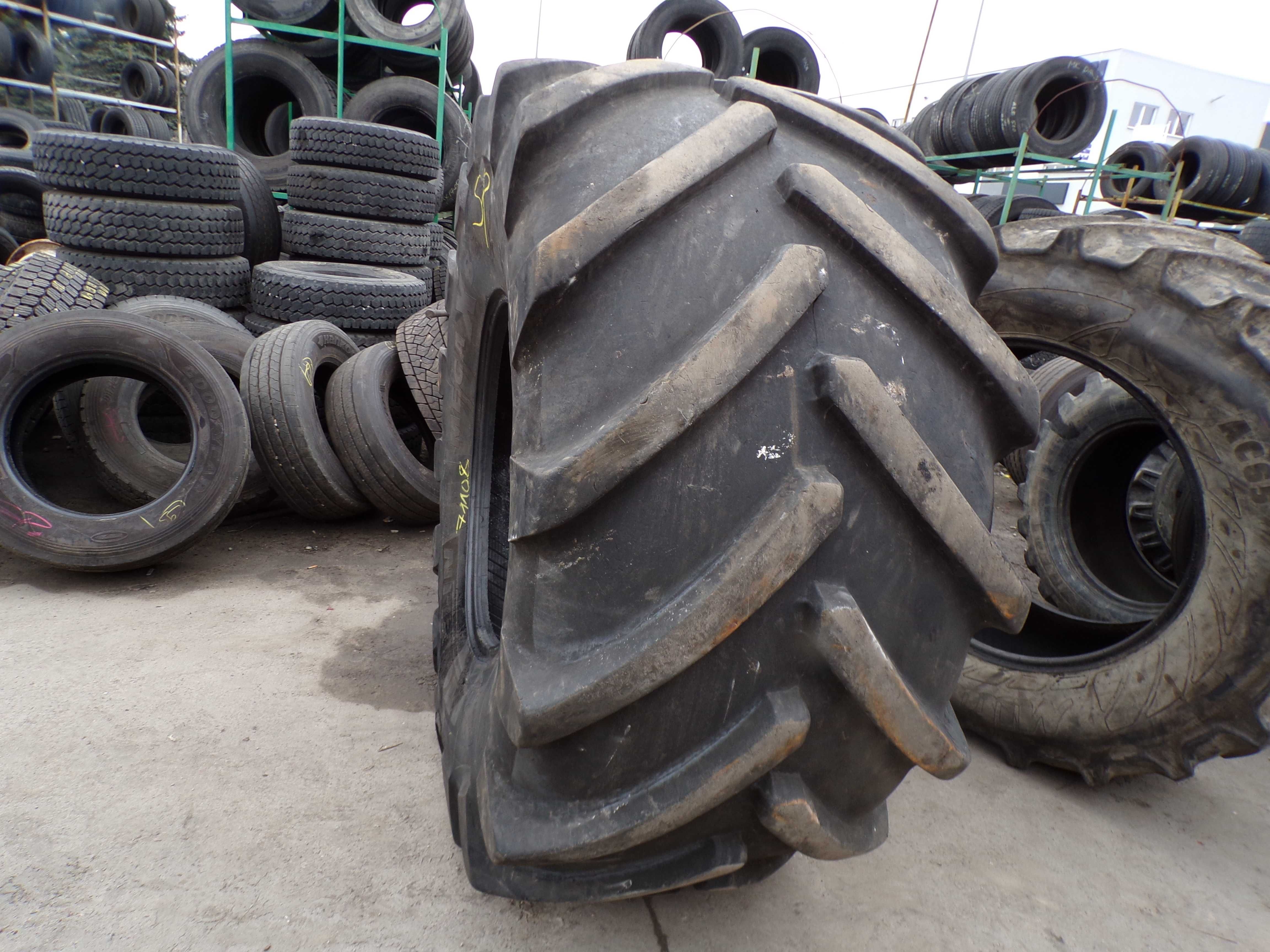 opona 900/60R32 MICHELIN MEGA X BIB (3900 netto)
