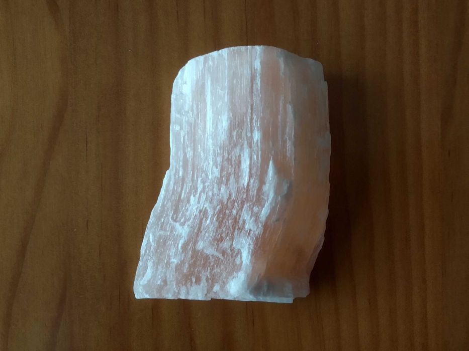 (NOVA, PORTES GRÁTIS) Pedra de Sal dos Himalaias em Saco de Organza