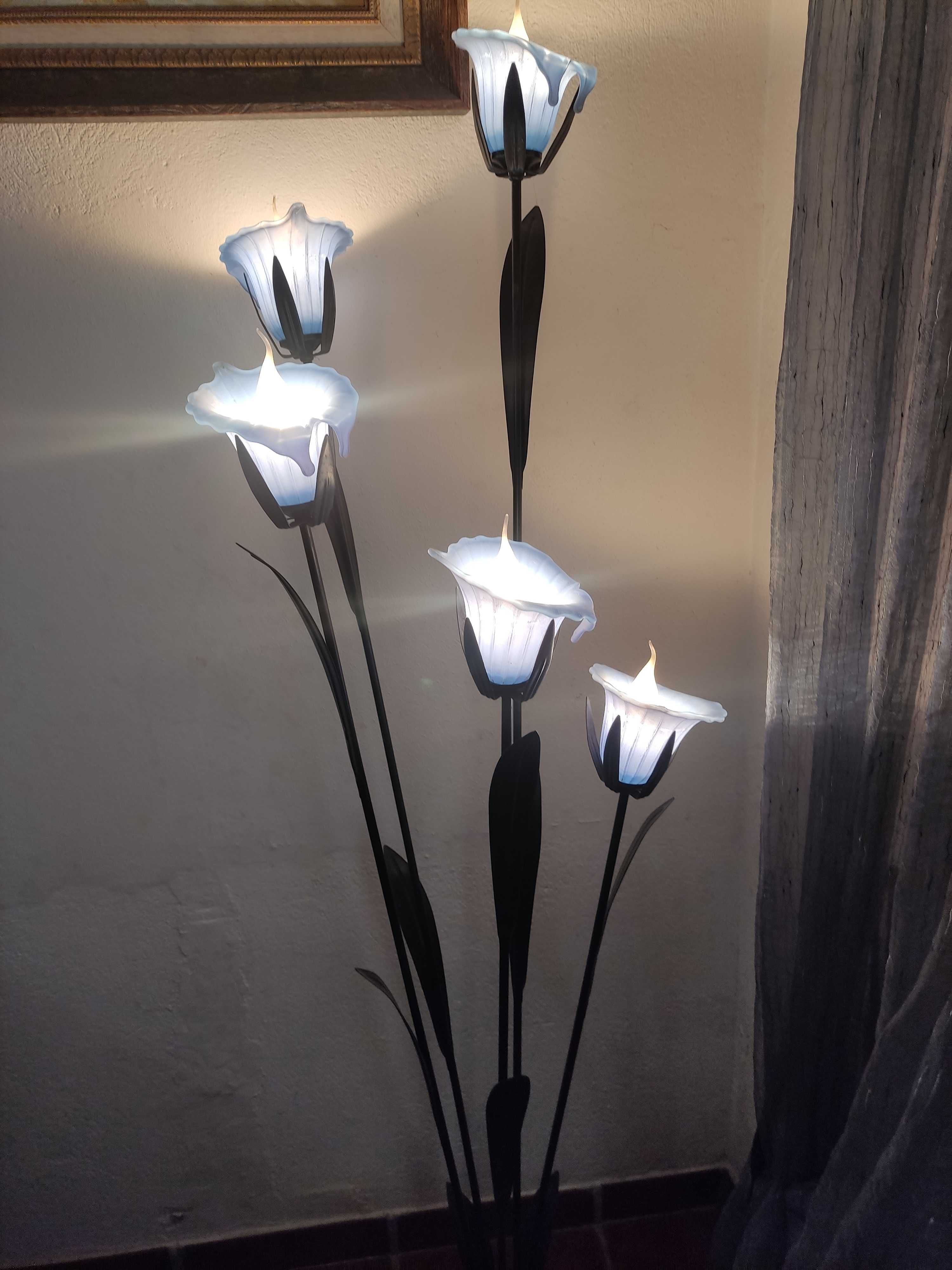 Candeeiro de sala de pé