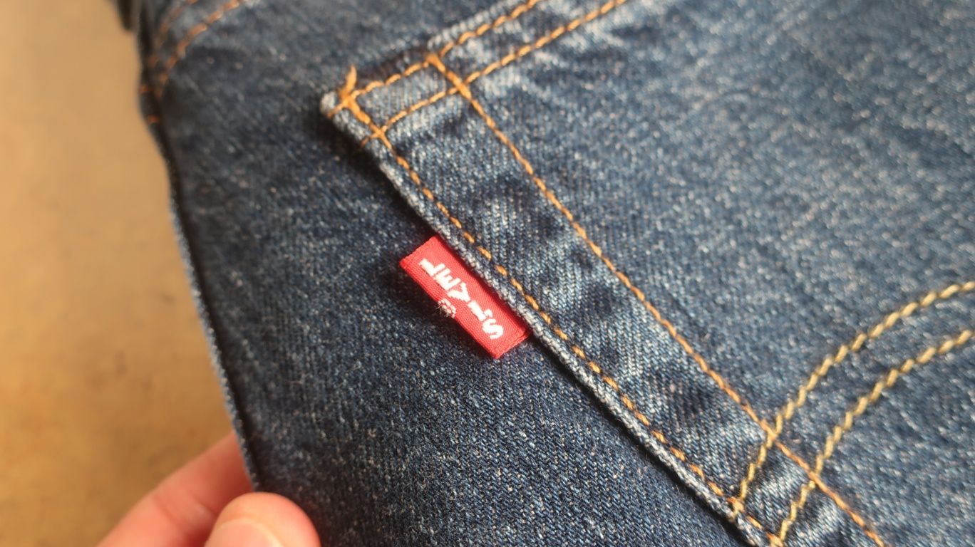 Levis 555™ Relaxed Straight Lightweight (31W x 32L)