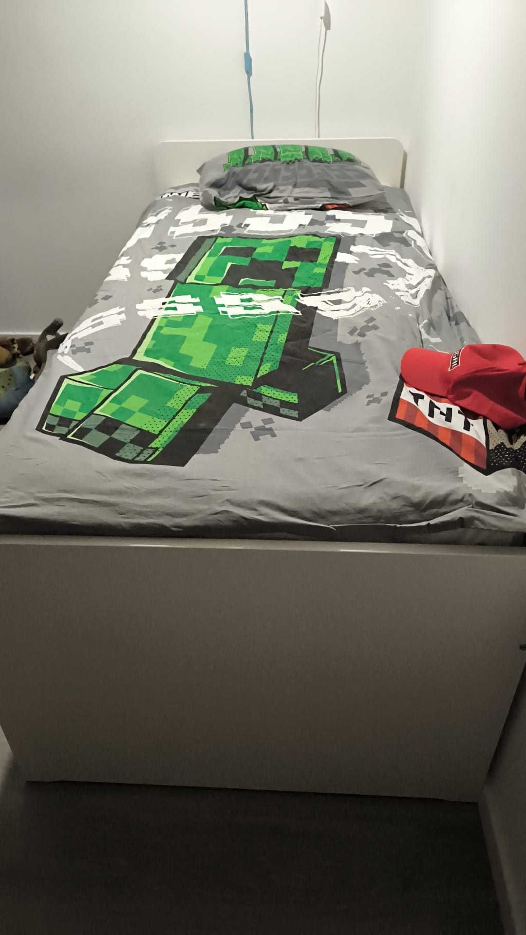 cama SLÄKT com oferta de colchão
