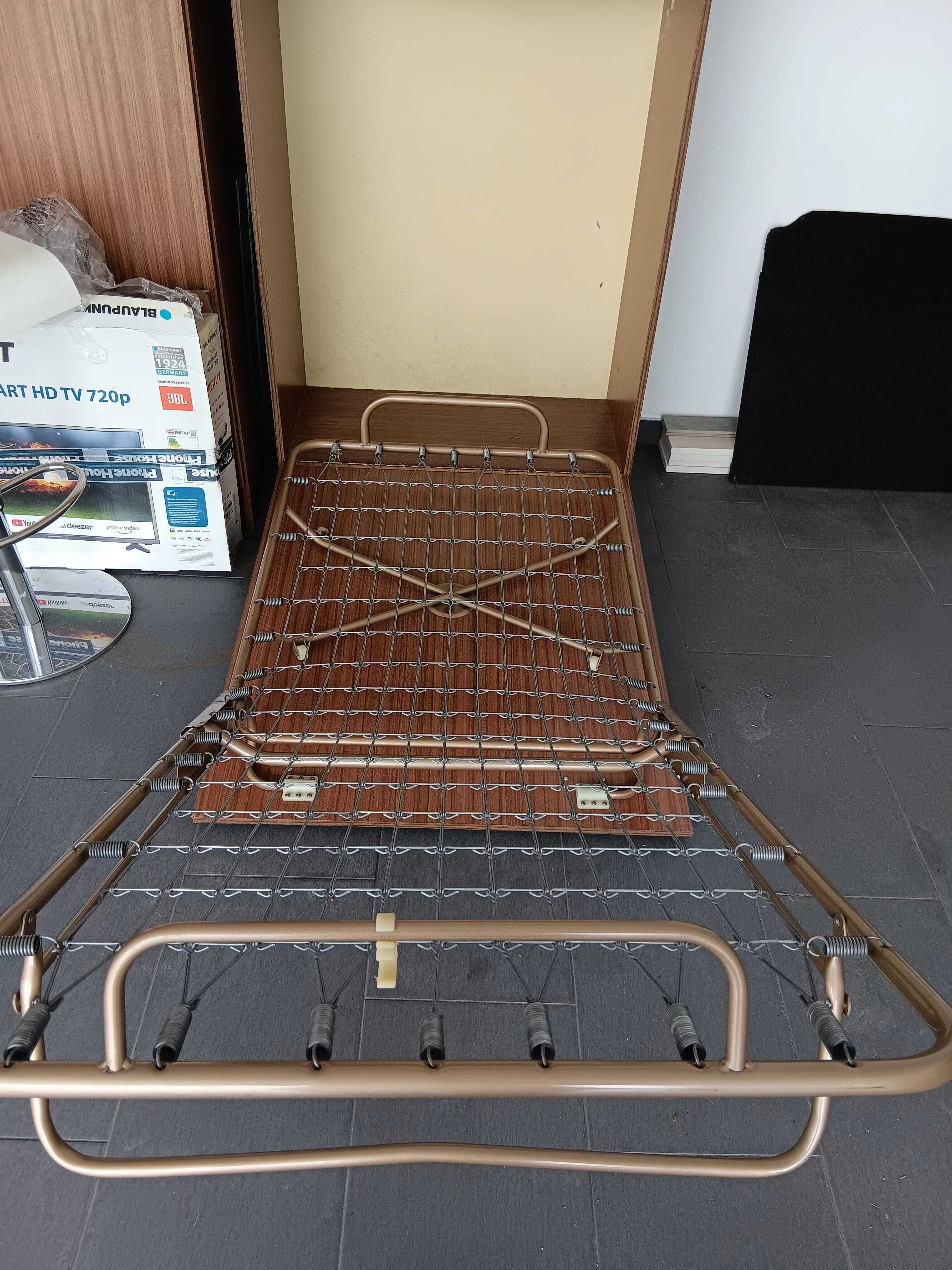 Móvel com cama embutida