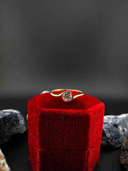 Złoty Pierścionek Duża Cyrkonia | JAK NOWY | 585 | 1.92g