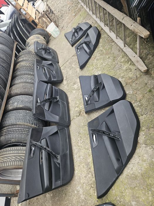 Дверні карти БМВ Х3 Е83 BMW X3 E83 обшивки шкіряні карти кожание