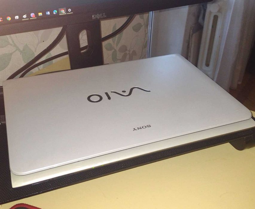Ноутбук Sony VAIO SVE15112FXS