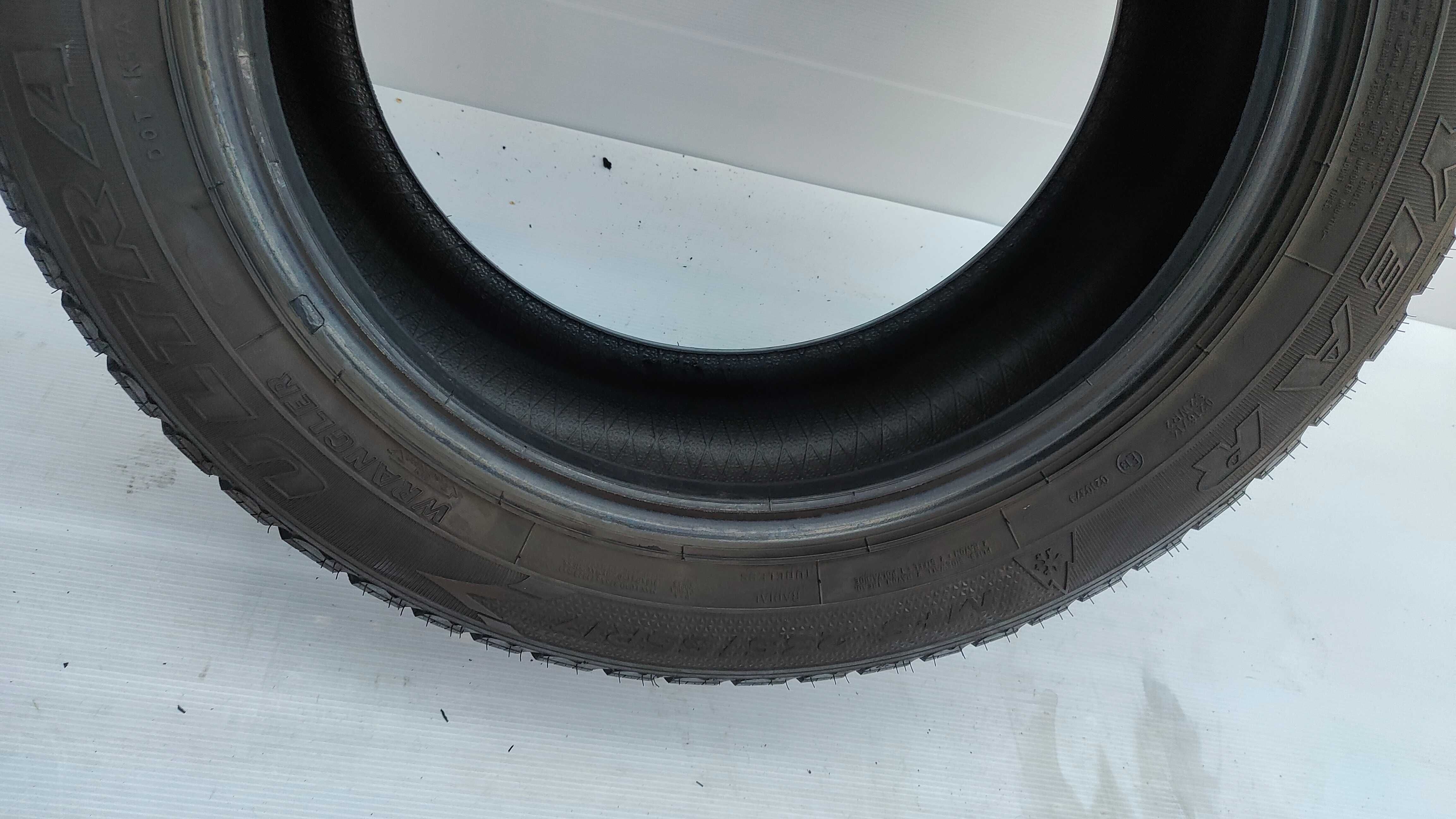 Opony Zimowe 235/55/17 Goodyear 2szt 6,5mm
