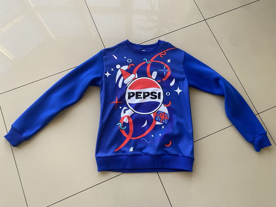 Пепсі кола.Унікальний светер від відомого напою.